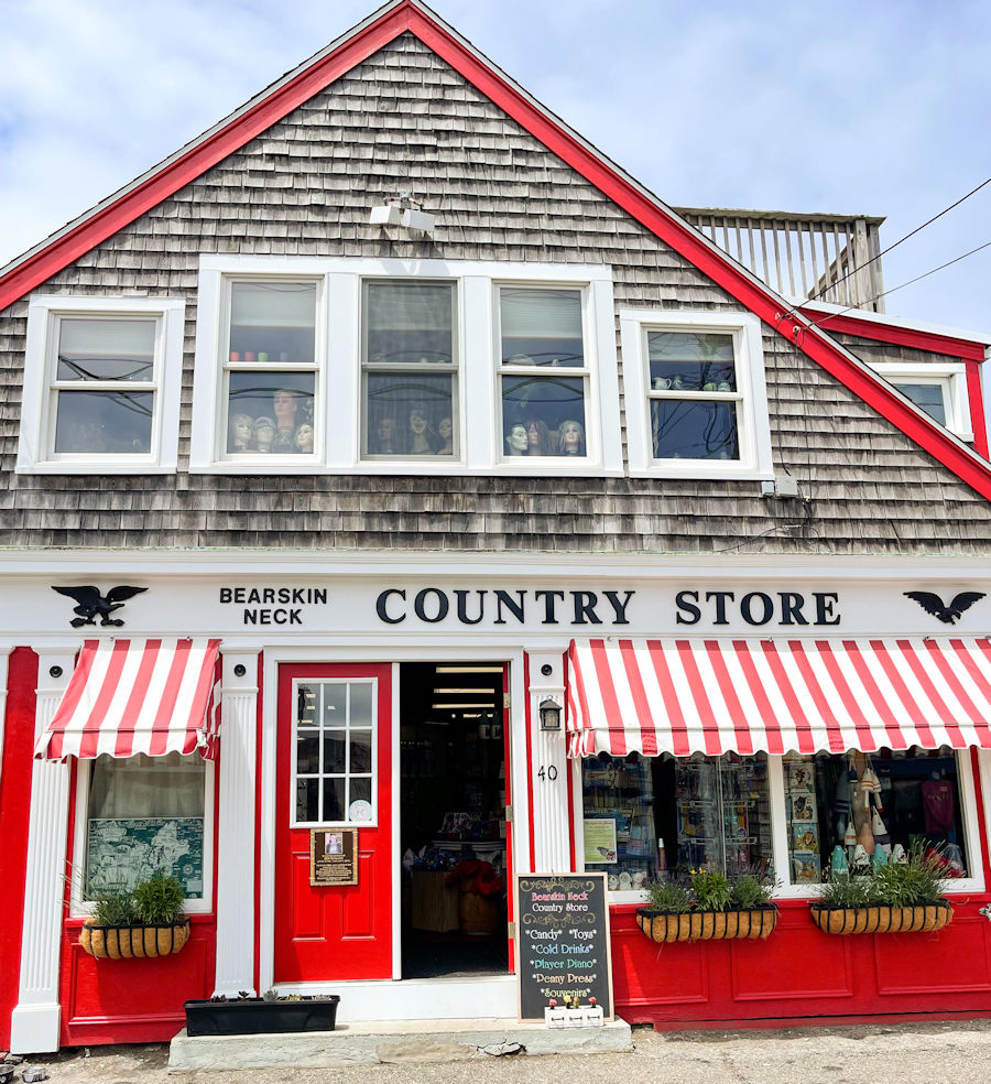 Bearskin Neck Country Store 