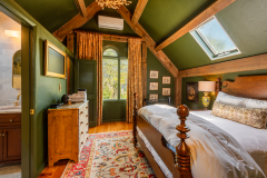 1-Carriage-House-Queen-Suite-Rockport-MA-3