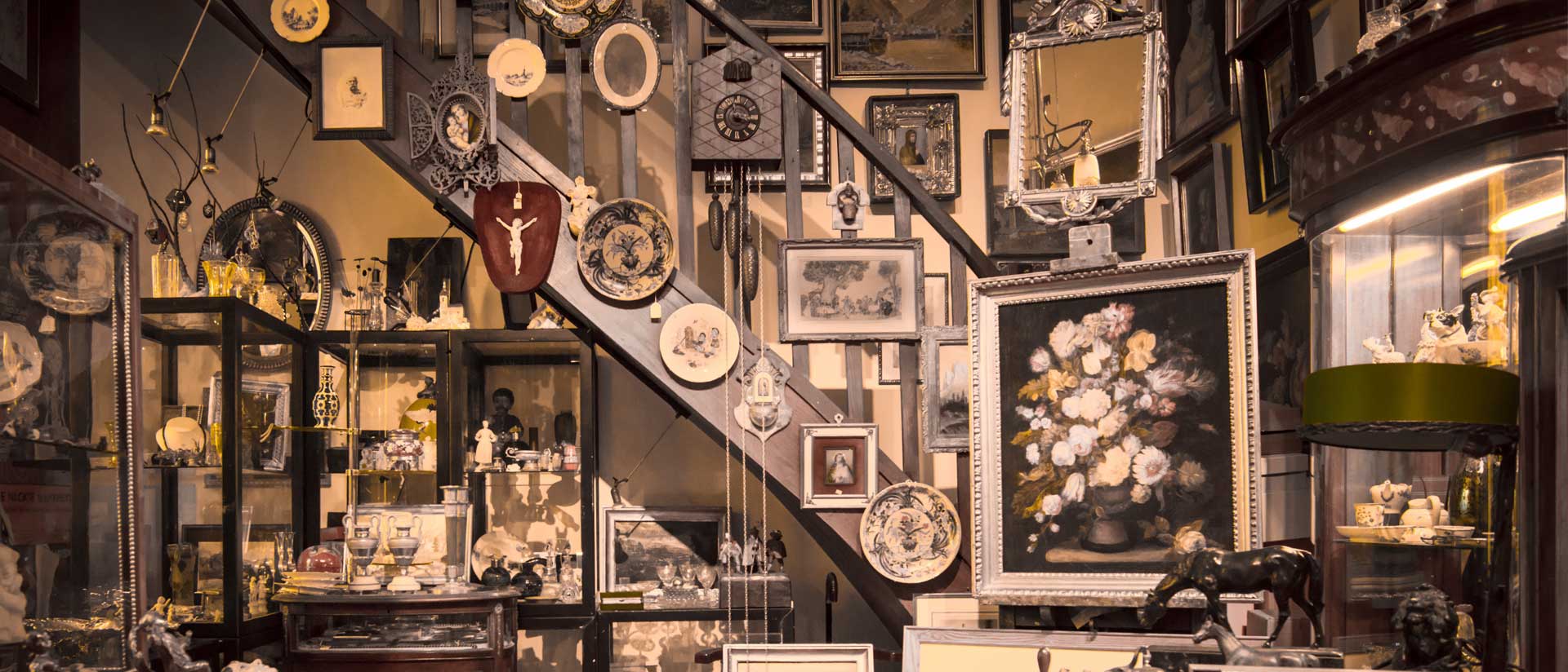 How to identify your antique mirror's value: our guide